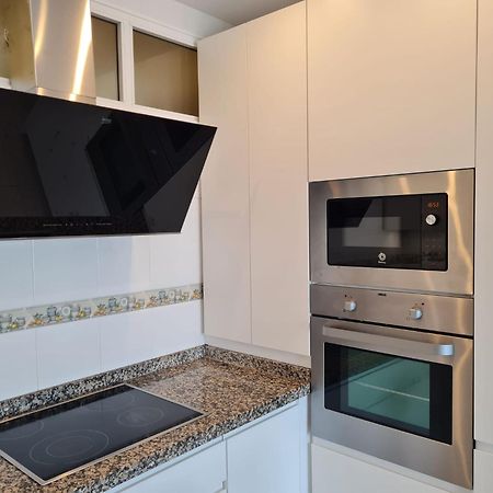 Fuengirola. Bonito Apartamento En Paseo Maritimo. Espectaculares Vistas Al Mar. Primera Linea Kültér fotó