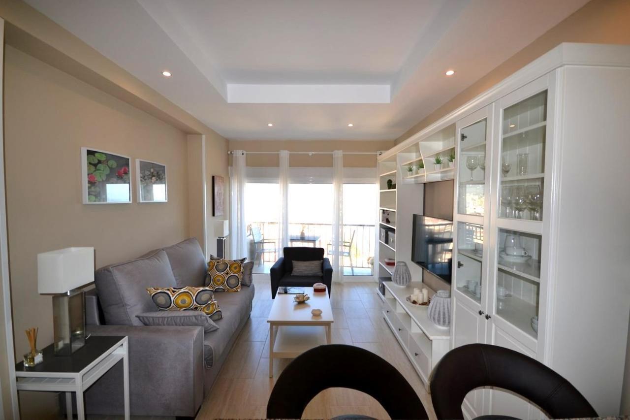 Fuengirola. Bonito Apartamento En Paseo Maritimo. Espectaculares Vistas Al Mar. Primera Linea Kültér fotó