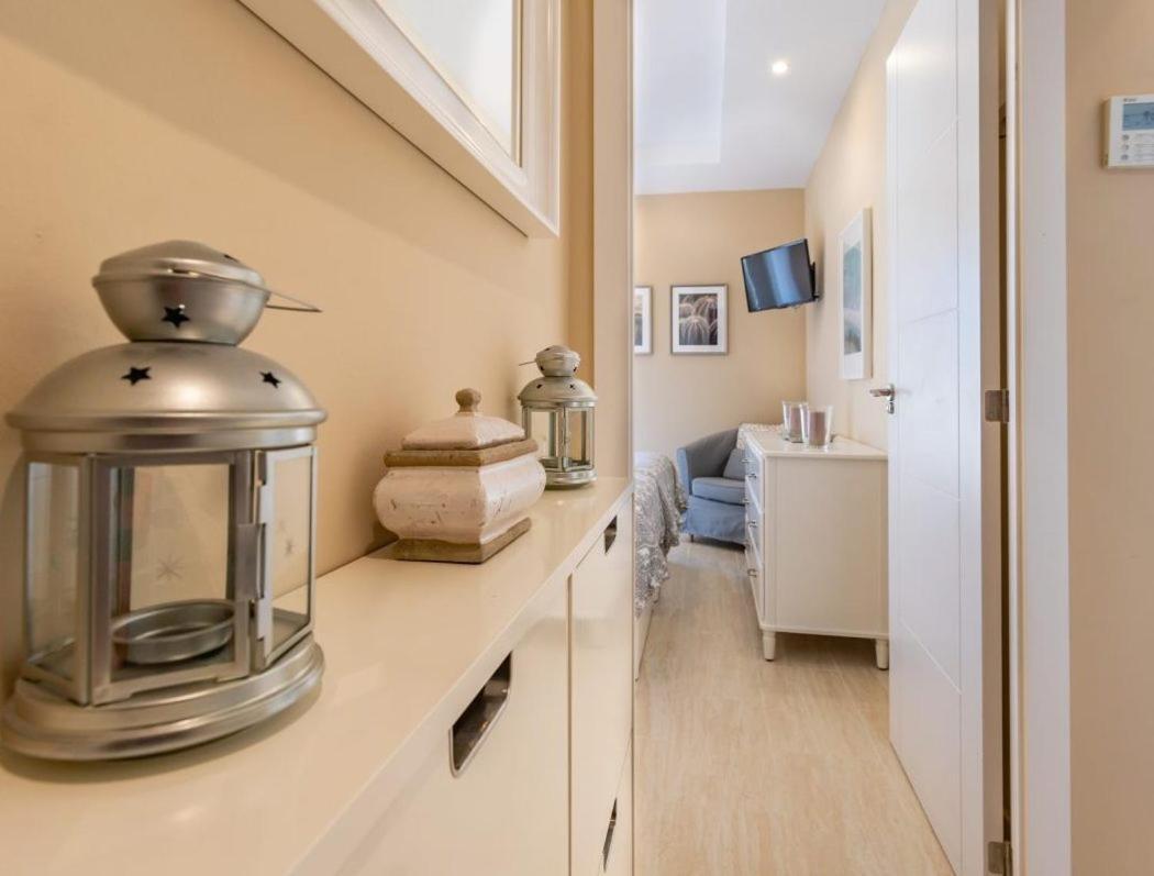 Fuengirola. Bonito Apartamento En Paseo Maritimo. Espectaculares Vistas Al Mar. Primera Linea Kültér fotó