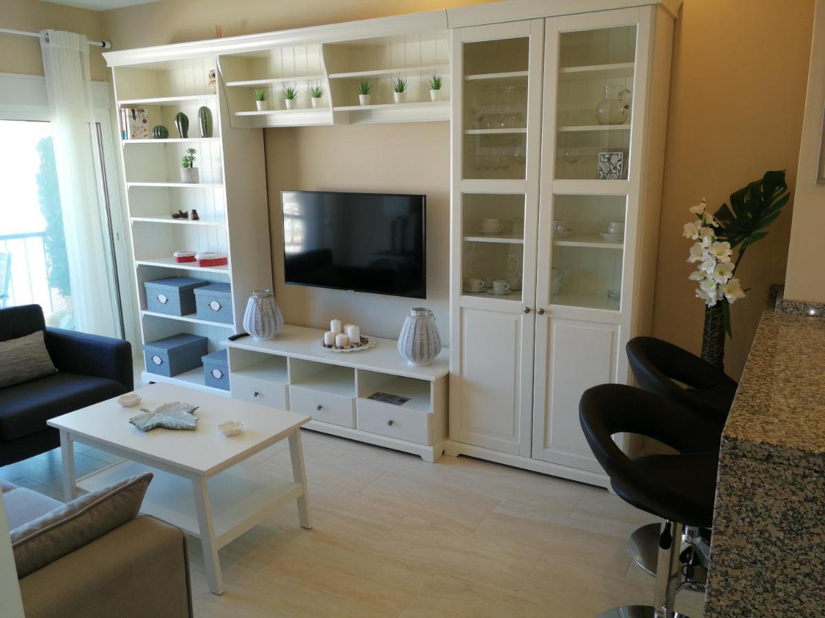 Fuengirola. Bonito Apartamento En Paseo Maritimo. Espectaculares Vistas Al Mar. Primera Linea Kültér fotó
